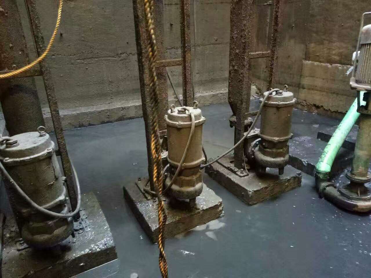 阿鲁科尔沁污水池清理