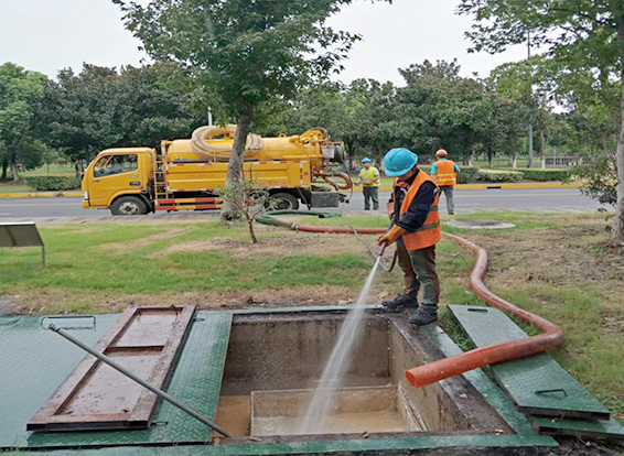 阿鲁科尔沁化油池清理
